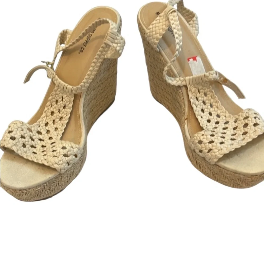 Mossimo Supply Co. Size 10 Ivory platform heels macrame look
